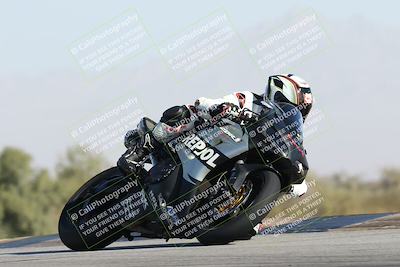 media/Dec-01-2025-Moto Forza (Mon) [[2daa91e15f]]/2-Intermediate Group/Session 2 Turn 9 Entry/